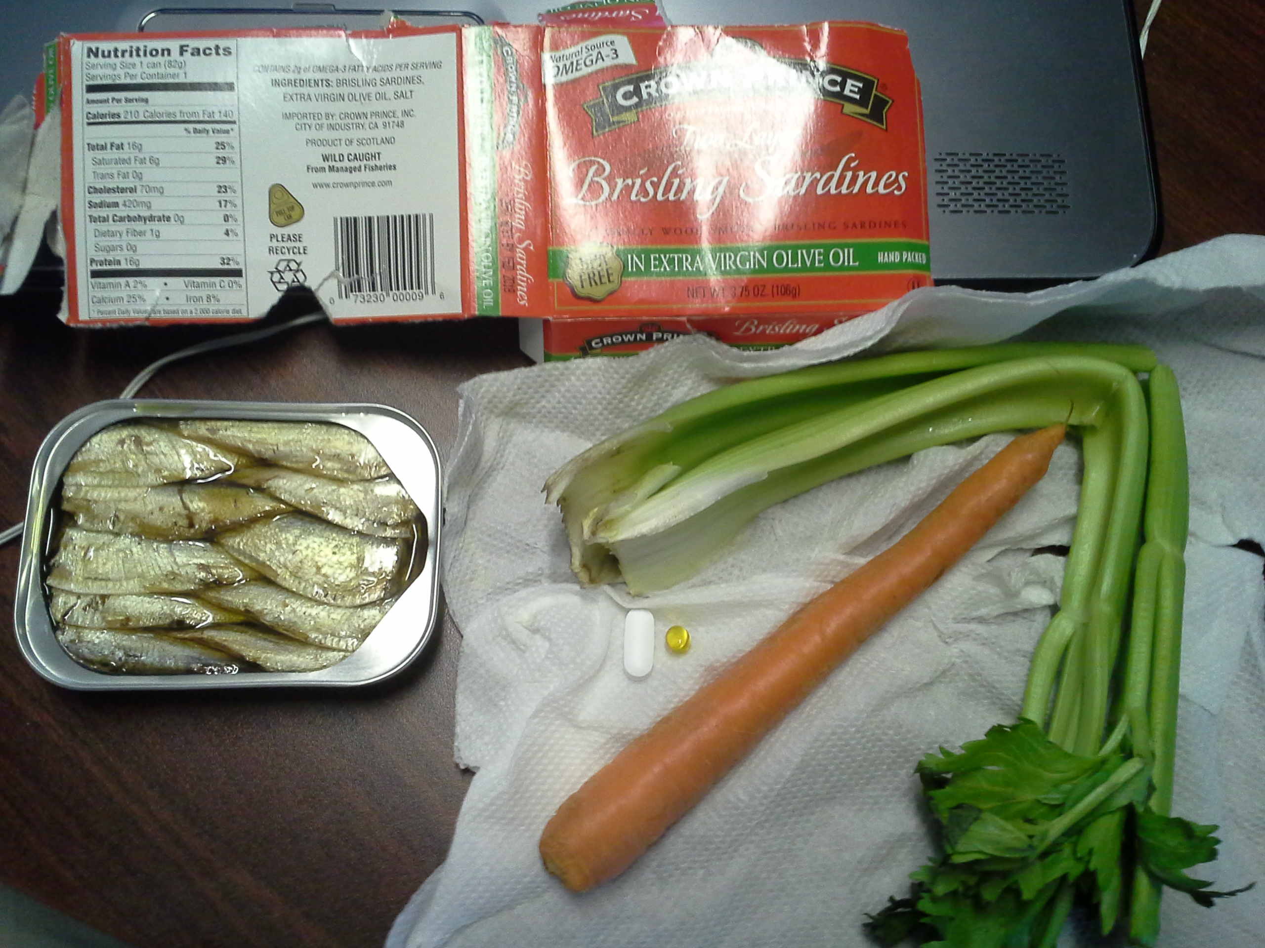 Lunch: 6:05 p.m. | 3.75 oz. sardines in olive oil, 1 carrot, 2 stalks celery, 5,000 IU Vitamin D capsule, Calcium/Magnesium/Zinc caplet