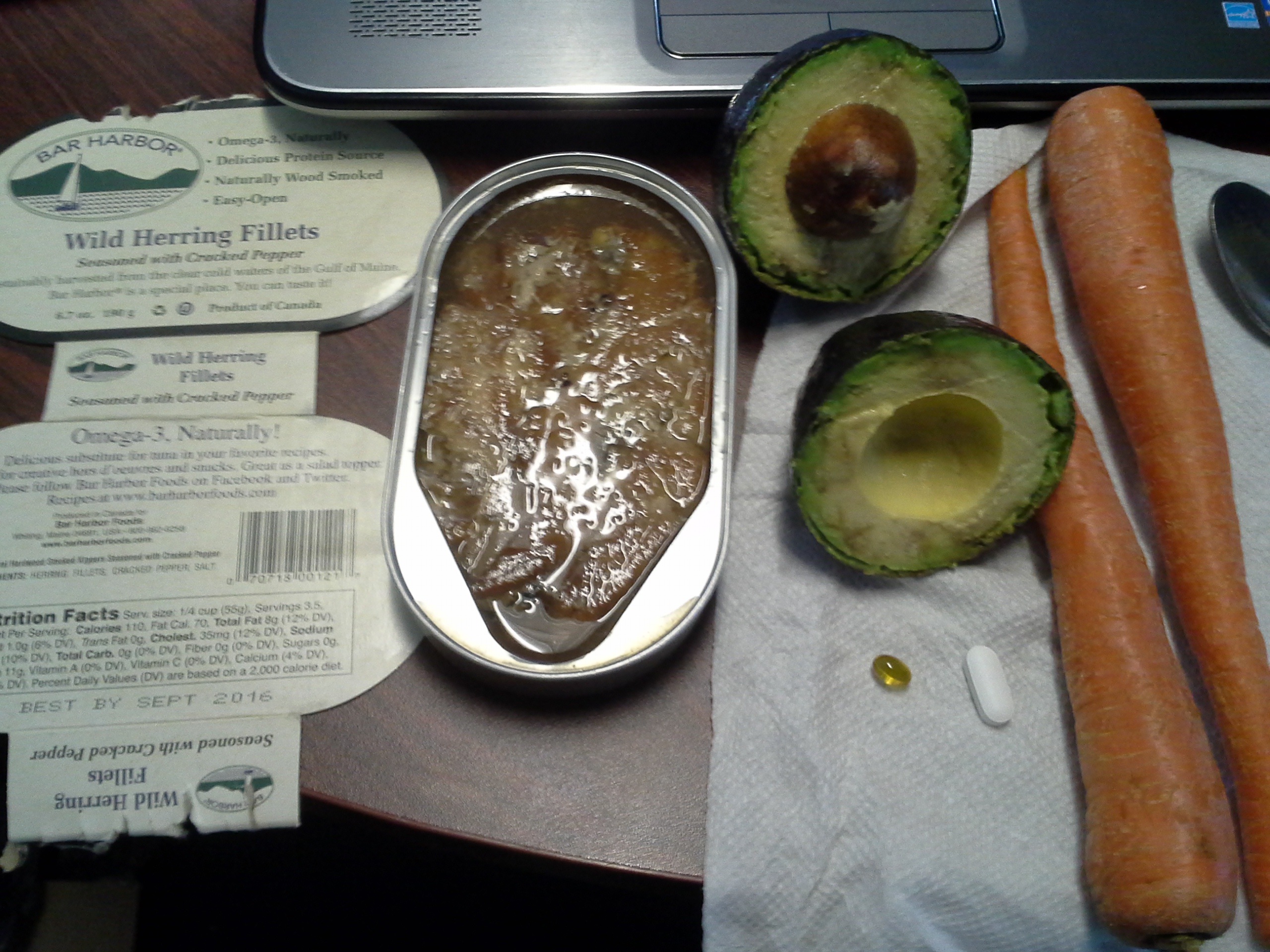 Lunch: 5:00 p.m. | 6.7 oz. herring, 1 avocado, 2 carrots, 5,000 IU Vitamin D capsule, Calcium/Magnesium/Zinc caplet